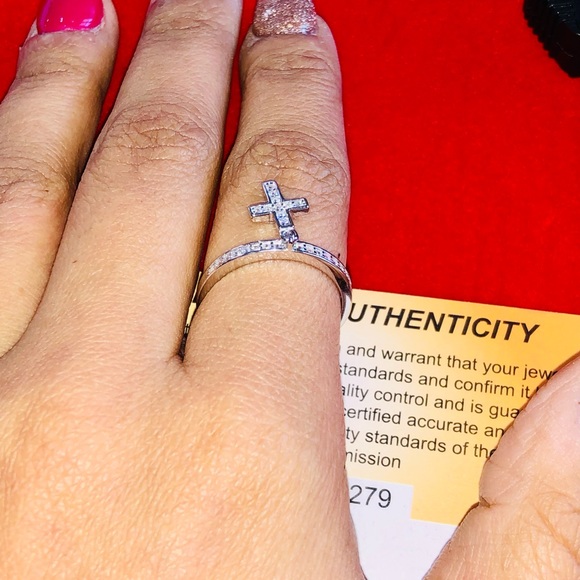 White gold vermeil dangle cross ring, beautiful statement ring size 9 cross ring - Picture 4 of 5